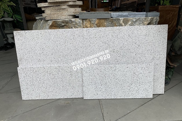 Đá granite trắng băm mặt có thể gia công khổ đá lớn với chiều dài tới 150cm