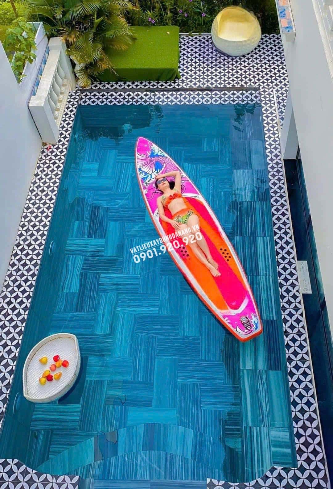 Đá sọc dưa tự nhiên lát bể bơi