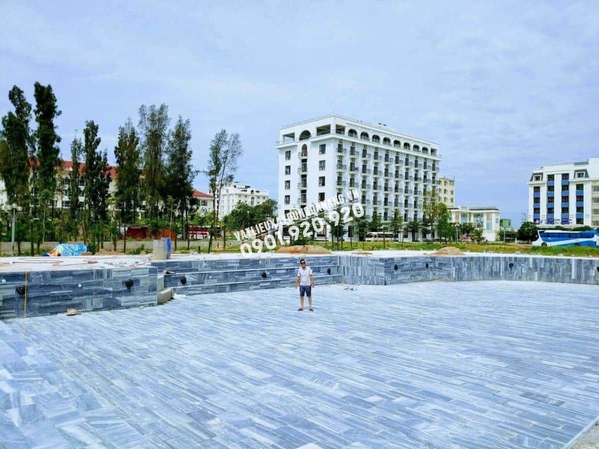 Thi công lát đá sọc dưa hồ bơi