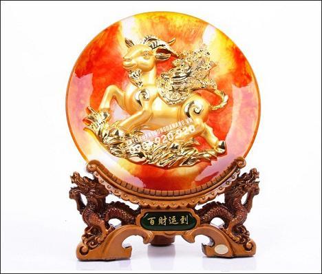 Bài trí biểu tượng con dê cho tết Ất Mùi 2015