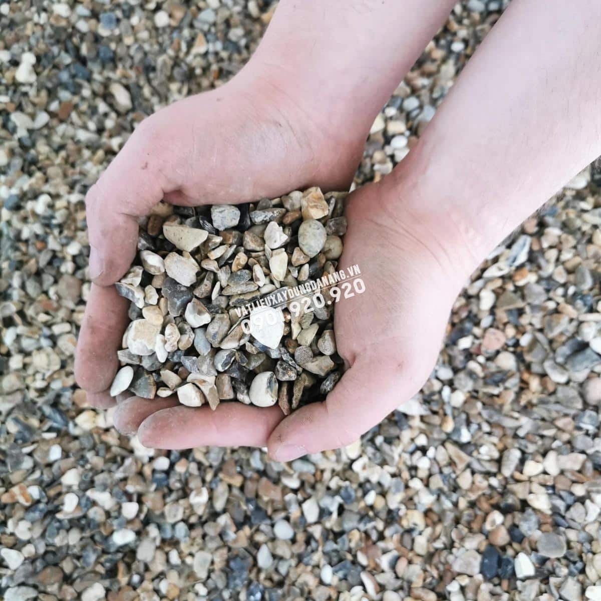 Sỏi mini rải sân vườn