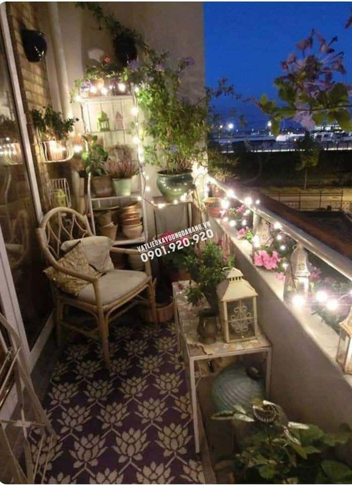 TẬN DỤNG GÓC BAN CÔNG NHỎ HẸP LÀM NƠI THƯ GIÃN LÝ TƯỞNG