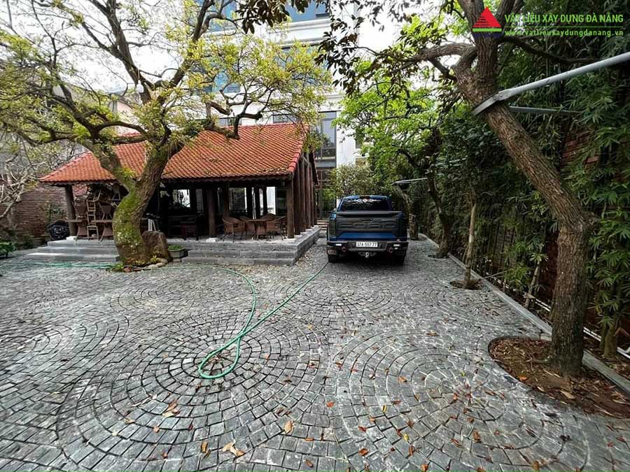 Đá lát sân vườn bền bỉ và sang trọng